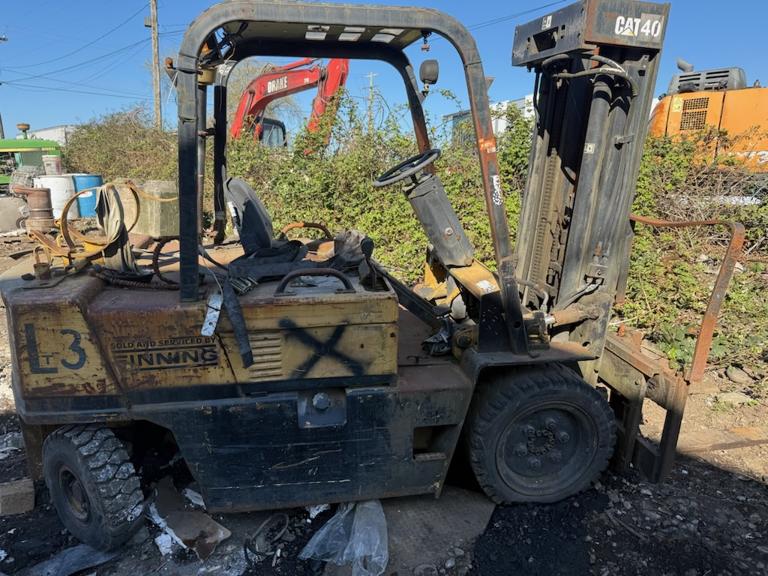 Scrap Caterpillar CAT40 diesel forklift removal
