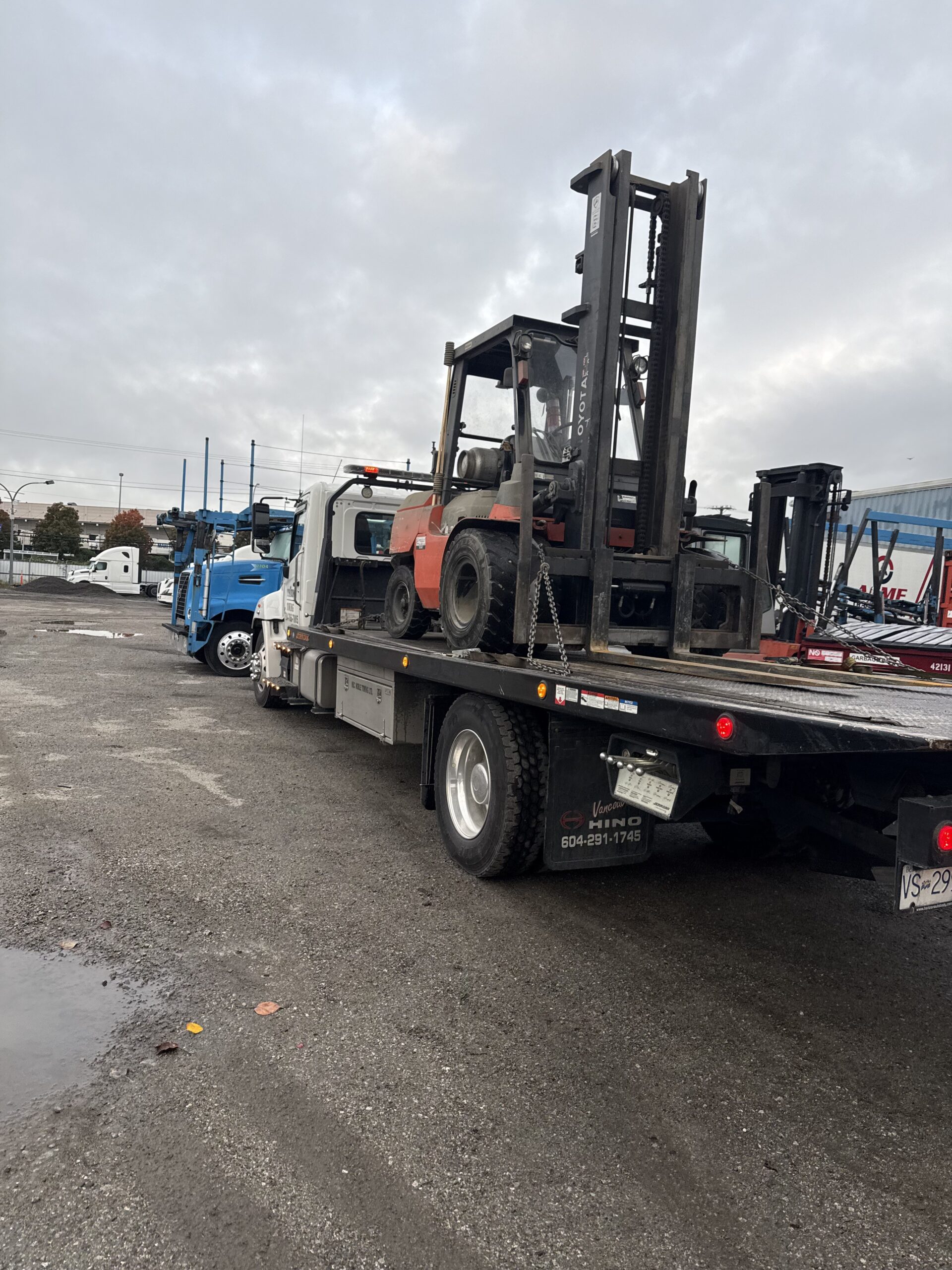 Scrap Toyota 8-Series diesel forklift removal
