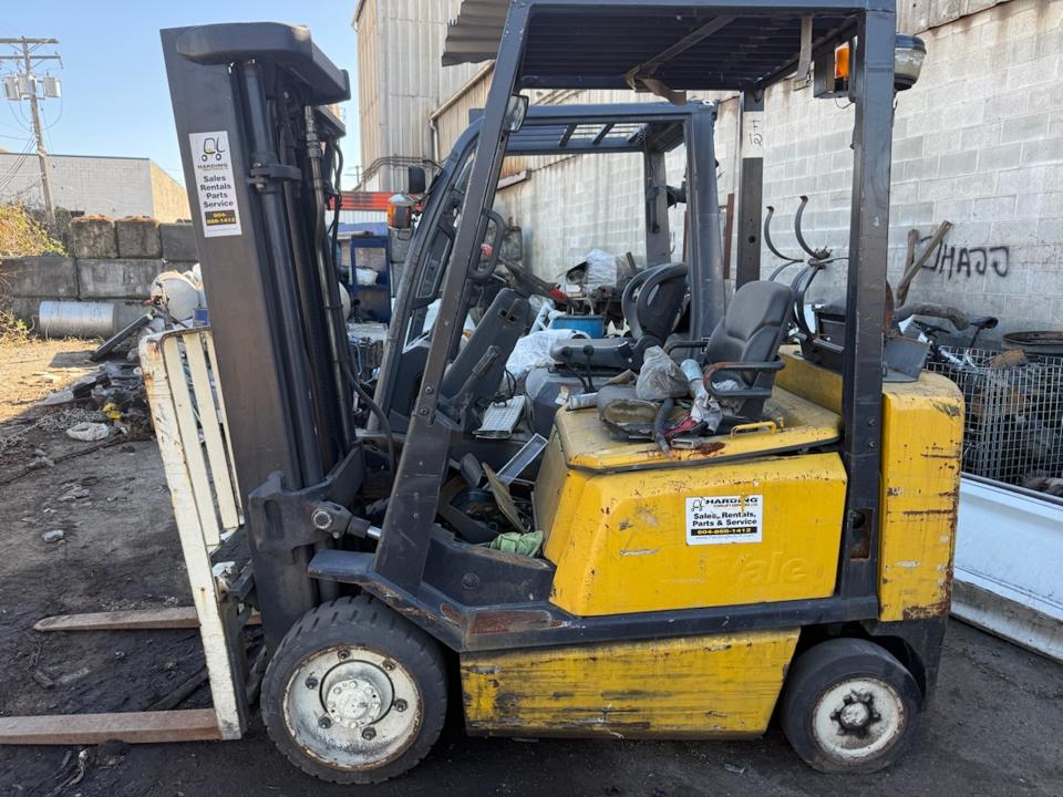 Scrap Yale electric counterbalance forklift removal